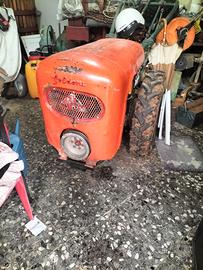 Trattore con carrello