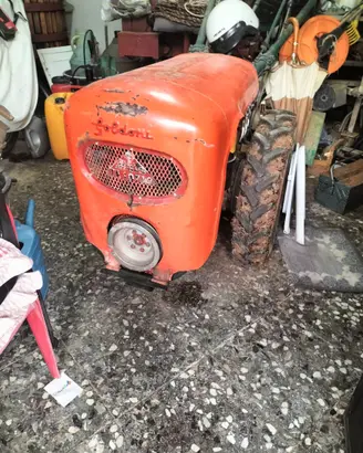 Trattore con carrello