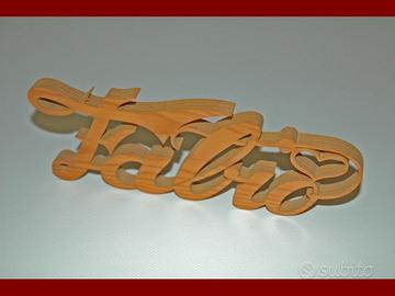 Scritta decorativa in legno
