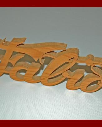 Scritta decorativa in legno