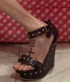 sandali neri con borchie