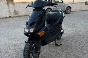  aprilia sr ad aria 
