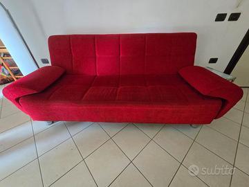 divano letto tre posti praticamente nuovo