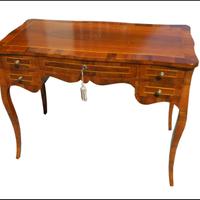 Scrittoio classico sagomato 5 cassetti lastronato