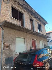 casa cielo-terra indipendente a Sant'Omero centro