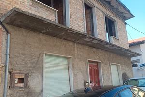 casa cielo-terra indipendente a Sant'Omero centro