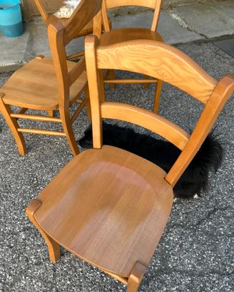 Tavoli e sedie legno massiccio