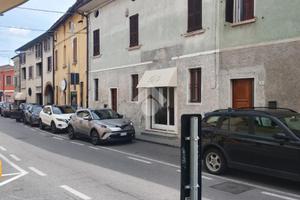 NEGOZIO A DELLO