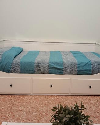 Divano letto cassetti casa mare stanza bimbi 