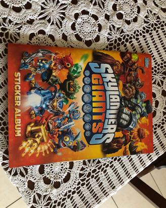 Album Figurine Skylanders Giants 2013 completo