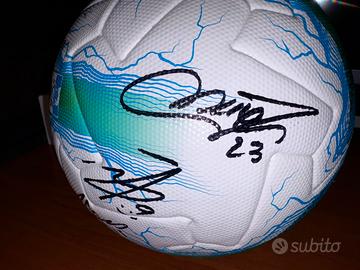 Pallone firmato giocatori dell’INTER