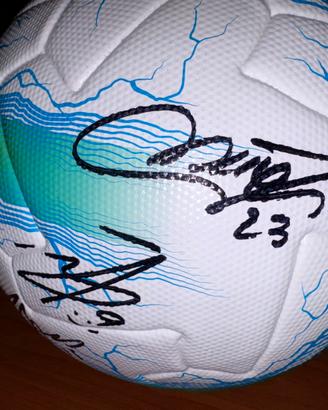 Pallone firmato giocatori dell’INTER