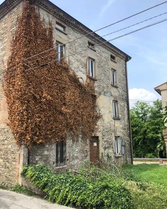 Casa indipendente di 200 m² con 5 locali a Varsi