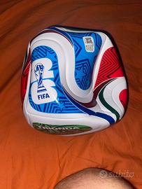 Trionfa pallone mondiale nuovo