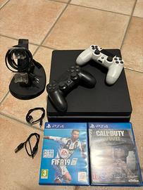 Playstation 4 + 2 controller
