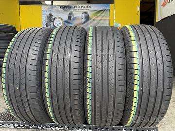 4 Gomme 215/60R17 Bridgestone Estive 85% residui