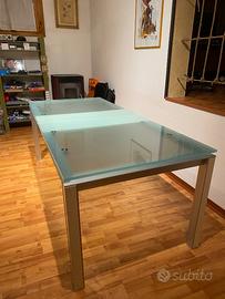 Tavolo in cristallo satinato B&B Italia