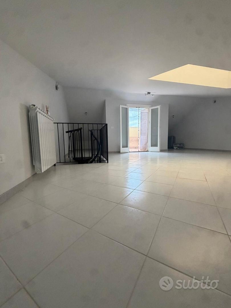 Villa ristrutturata a CASTELDACCIA - Vista 3