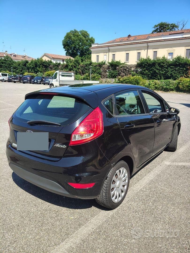 Ford Fiesta 2010 photo 3