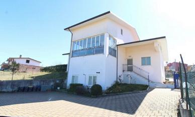 Appartamento in villa recente costruzione Focetta