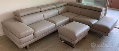Divano angolare pelle con pouf - poltronesofà