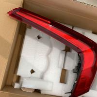 Fanale posteriore sinistro Volvo V90