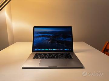 MacBook Pro 15" 2018 i7 - buono stato