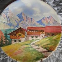 Coppia di piatti dipinti a mano