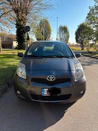 Yaris 2 euro5 100cv freni, gomme, cinghia nuovi