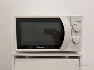 Forno a Microonde Candy con Grill e Defrost
