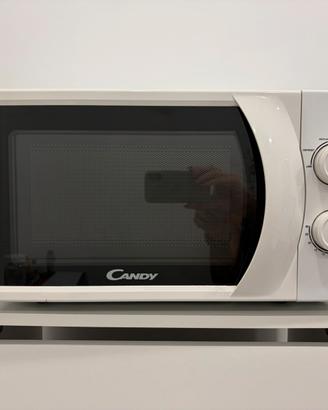 Forno a Microonde Candy con Grill e Defrost