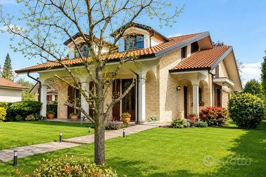 Villa di 490 m² con più di 5 locali e box auto dop