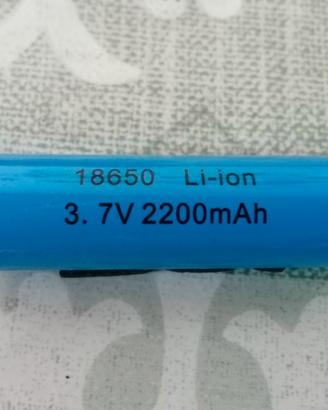 Batteria ioni di litio 3.7 V 2200 mah