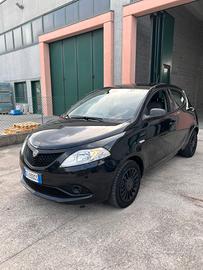 Lancia Ypsilon 1.2 69 CV 5 porte S&S Black and Noi