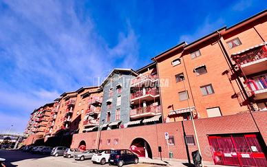 2 LOCALI CON TERRAZZO