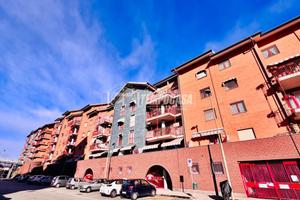 2 LOCALI CON TERRAZZO