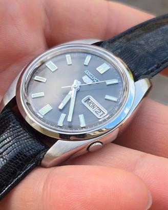 Seiko 5 automatic revisionato vintage del 1982
