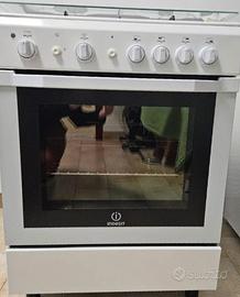 Cucina INDESIT 4 FUOCHI possibilità trasporto 