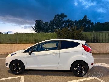 Ford Fiesta 1.5 TDCi 95 CV Black & White Edition