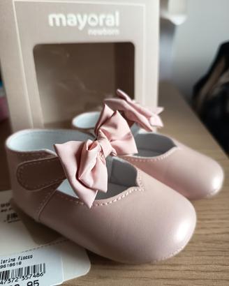 scarpe neonata 