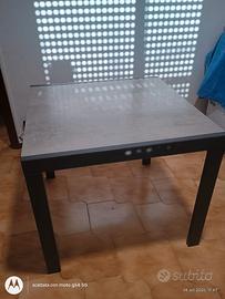 tavolo con sedie