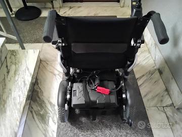 Sedia elettrica x disabile con motore ricaricabile