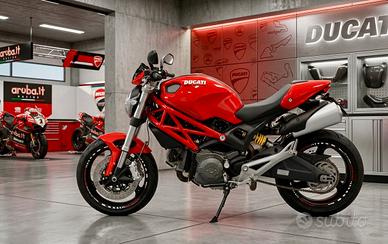 Ducati Monster 696
