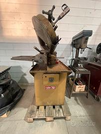 Attrezzatura per saldare