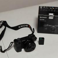 Sony A6400 + obiettivo 16-50mm kit + Scheda SD 4Gb