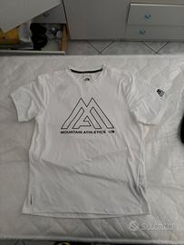 T-Shirt The North Face taglia s
