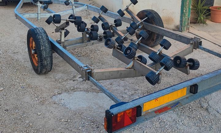 Rimorchio carrello Barca Satellite