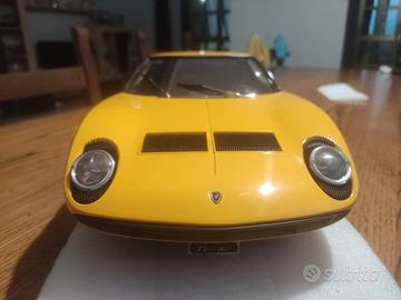 LAMBORGHINI MIURA SCALA 1:8 HACHETTE