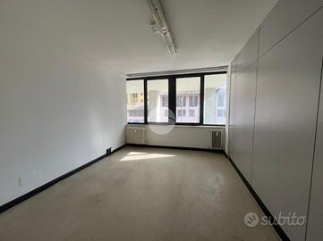 UFFICIO A DESENZANO DEL GARDA