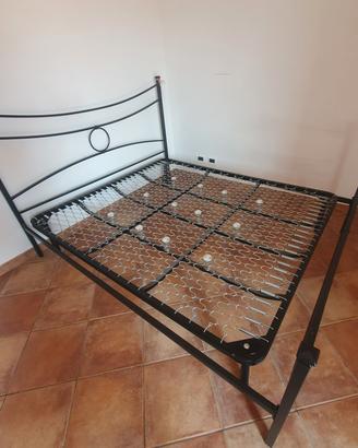 Letto in ferro battuto + rete a molle 160x188
